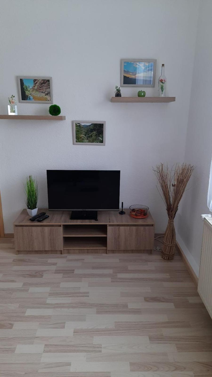 Appartement 2-raumwohnung In *